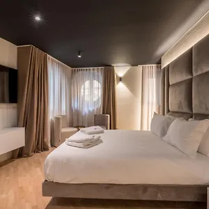 Apartment Brera Luxury Near Duomo With Wifi, Milan